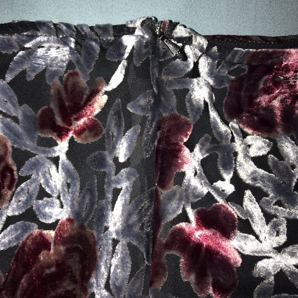 Mevisto Velvet Floral Flowy Skirt - Picture 6 of 8